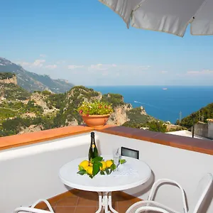 dame-casa-vacanza.hotels-amalfi.com/